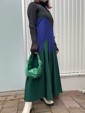「BOTTEGA VENETA（ボッテガヴェネタ）のアイテム（バッグ）」を使った、五十嵐 あやさん（レディース・159cm）の秋コーディネート