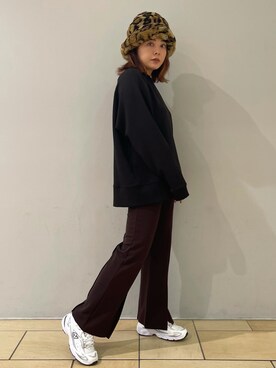 「holiday」｜「アイテム（スニーカー）」を使った、五十嵐 あやさん（レディース・159cm）の秋コーディネート