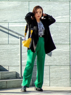 「PRADA（プラダ）のアイテム」を使った、五十嵐 あやさん（レディース・159cm）の冬コーディネート