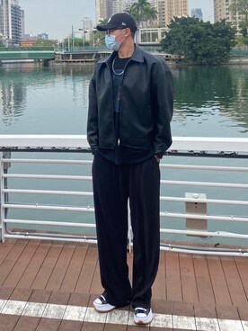 「CONVERSE（コンバース）のアイテム（シューズ、ブラック系）」を使った、Zackさん（メンズ・183cm）の冬コーディネート