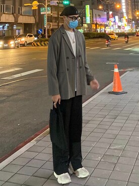 「Reebok（リーボック）のアイテム（シューズ、ベージュ系）」を使った、Zackさん（メンズ・183cm）の秋コーディネート