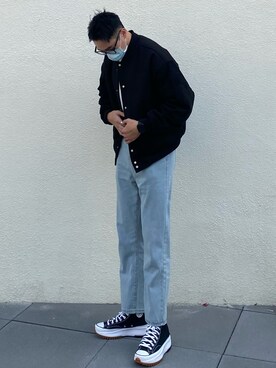 「CONVERSE（コンバース）のアイテム（シューズ、ブラック系）」を使った、Zackさん（メンズ・183cm）の冬コーディネート