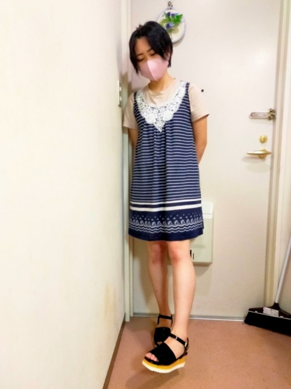 「rps、アールピーエス、ワンピース、ボーダー、ボーダーワンピース、libertydoll、黒サンダル、でこ出し、黒髪、ショートヘア」｜「rpsのアイテム（ワンピース/ドレス、ブルー系）」を使った、okamotoさん（レディース・156cm）の秋コーディネートの1枚目の写真