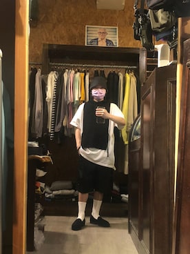 「LMCのアイテム（パンツ）」を使った、周寶強さん（メンズ・157cm）の夏コーディネート
