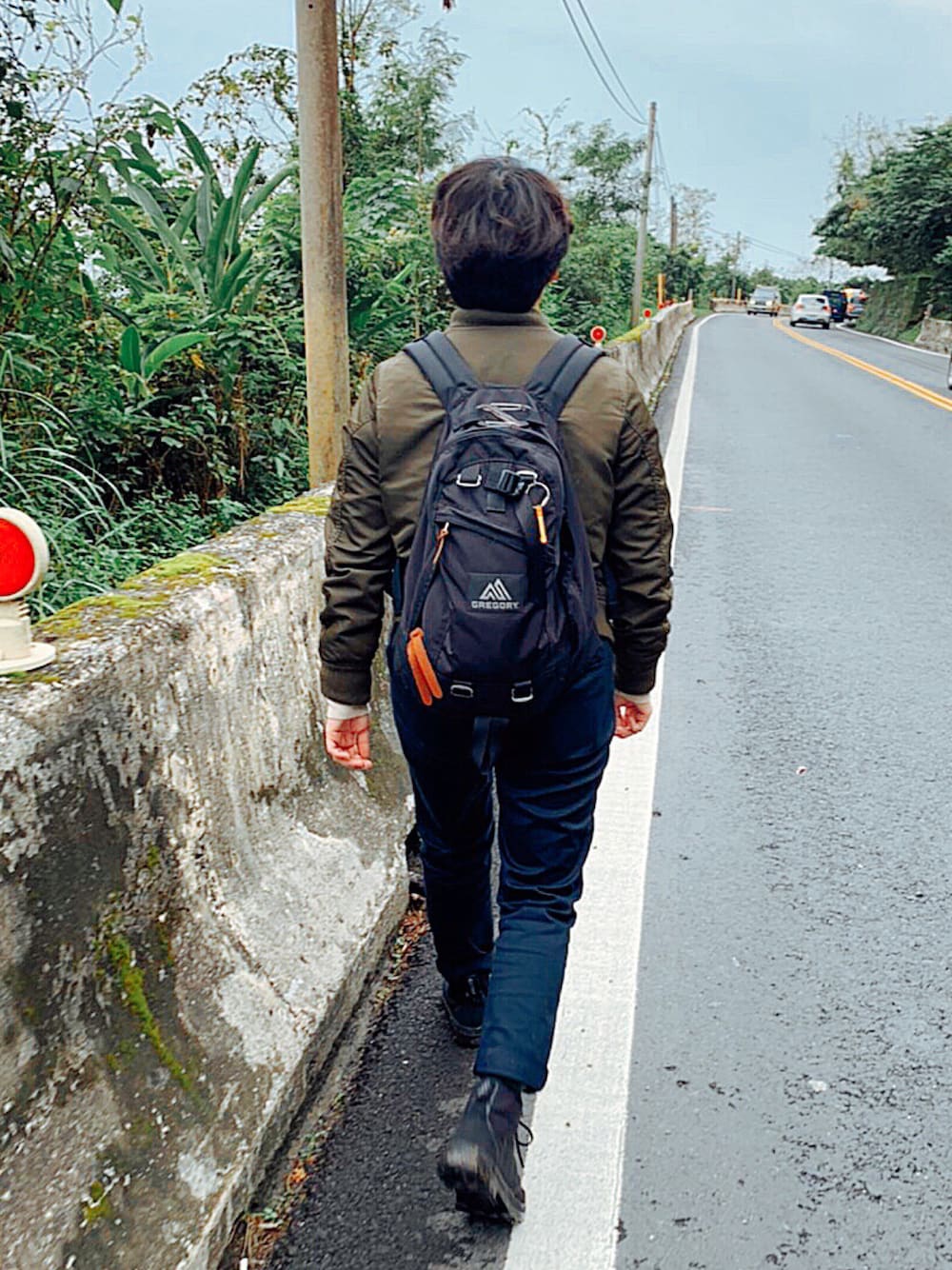 「UNIQLOのアイテム（チノパンツ、ブルー系）」を使った、Joeyさん（レディース・154cm）の冬コーディネートの1枚目の写真