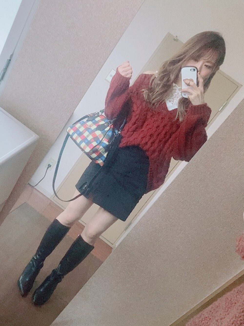 「ニット、GYDA、EMODA、ブーツ、ロングブーツ」｜「RANDAのストレスフリー/晴雨兼用 ソフトストレッチポインテッドトゥロングブーツ（ブーツ、ブラック系）」を使った、みほたろさん（レディース・160cm）の冬コーディネートの1枚目の写真