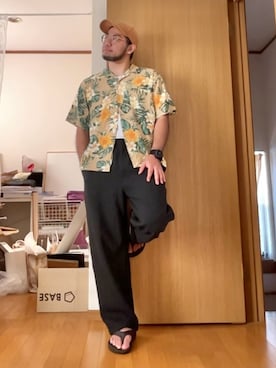 「OOFOS(ウーフォス)のアイテム」を使った、はんじろーーーさん(メンズ・175cm)の秋コーディネート