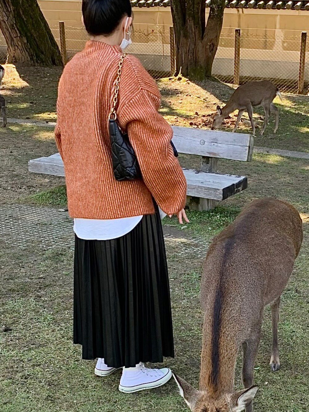 「MOUSSYのアイテム（ニット/セーター、オレンジ系）」を使った、き むさん（レディース・155cm）の秋コーディネートの1枚目の写真