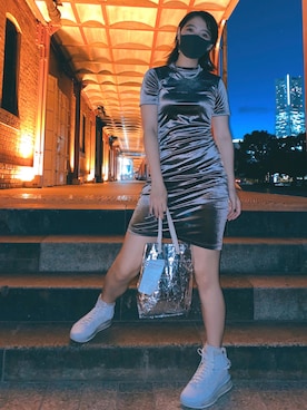 「アイテム（ワンピース/ドレス、シルバー系）」を使った、マワリさん（レディース・166cm）の秋コーディネート