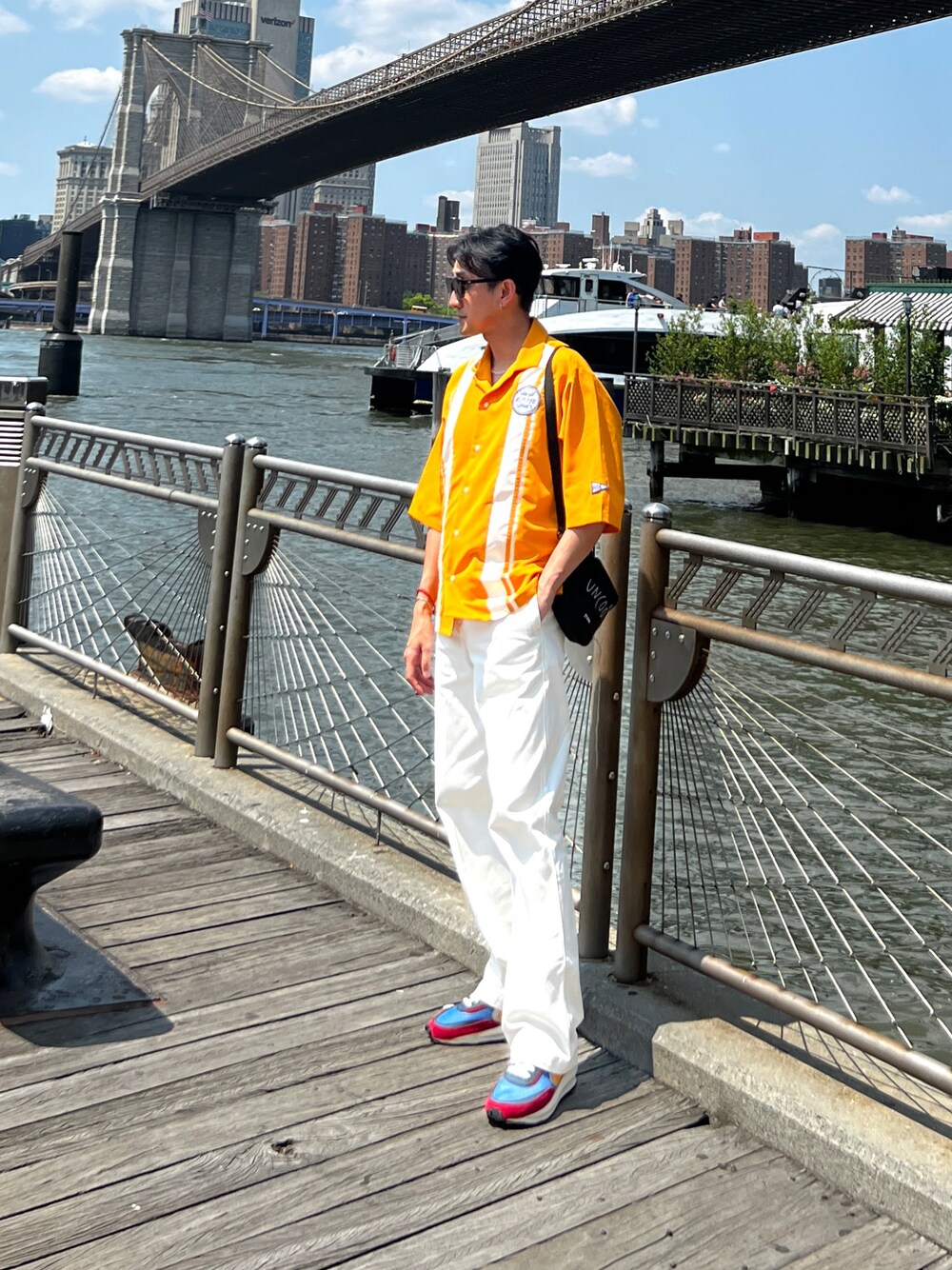 「今日のコーデ、夏コーデ、スニーカーコーデ、ストリートファッション、おしゃれさんと繋がりたい」｜「BEN DAVISのアイテム（トップス、イエロー系）」を使った、d29p26buさん（メンズ・174cm）の夏コーディネートの1枚目の写真