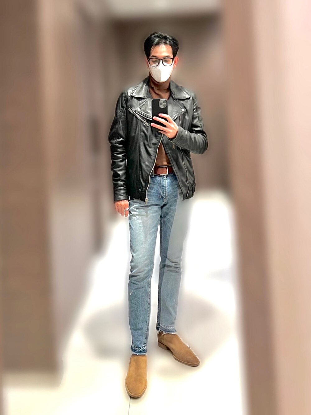「今日のコーデ、ブーツコーデ、レザージャケット、シンプルコーデ、春服デビュー宣言、ootd、大人カジュアル」｜「MORGAN HOMMEのクラッシュリペアデニム（デニムパンツ、ブルー系）」を使った、d29p26buさん（メンズ・174cm）の春コーディネートの1枚目の写真