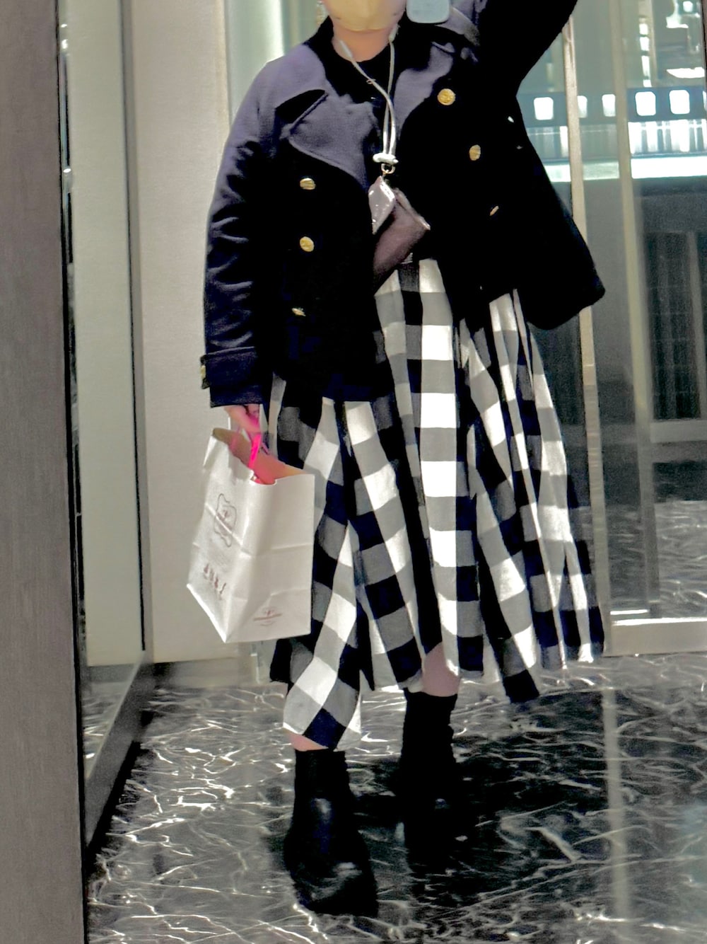 Jean Paul Gaultierのクラッチバッグを使った人気ファッション