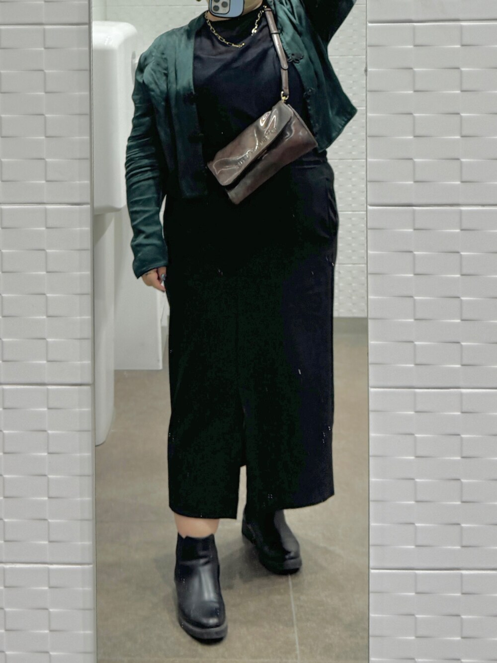 「Jean Paul Gaultierのアイテム（クラッチバッグ、ブラウン系）」を使った、すいかさん（レディース・150cm）の秋コーディネートの1枚目の写真