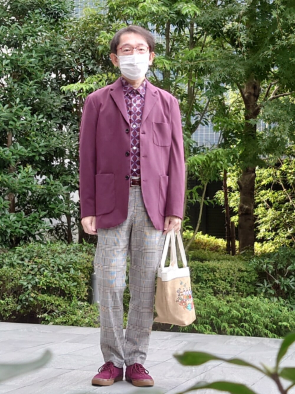 「へリンボーン、タケオキクチ(TAKEO KIKUCHI)、40ct&525、LIBERTY、a.v.v、AAA+」｜「a.v.vのグレンチェックイージートラウザー（その他パンツ、グレー系）」を使った、ちゃばこさん（メンズ・168cm）の秋コーディネートの1枚目の写真