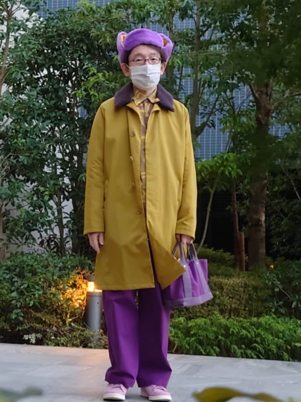 「Paul Smith、店舗限定、パイロットキャップ、パープル、TOMORROWLAND、Adidas stan smith、40ct&525」｜「TOMORROWLAND のフレンチストレートパンツ（その他パンツ、パープル系）」を使った、ちゃばこさん（メンズ・168cm）の秋コーディネートの1枚目の写真