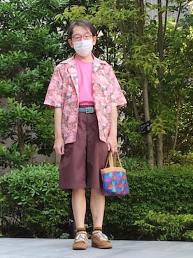 「tesoroの　ジュート & アフリカンプリント バッグ シアン（バッグ、ブルー系）」を使った、ちゃばこさん（メンズ・168cm）の春コーディネート