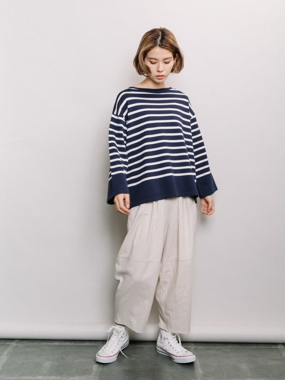 「refinedworks、リファインドワークス、私の推しブランド、春コーデ、春カラー、春ニット、ボーダー、ボーダートップス、サーカスパンツ、バルーンパンツ、コンバース、きれいめカジュアル、休日コーデ、相互フォロー」｜「refinedworksのバンブーボーダーニットPO（ニット/セーター、ブルー系）」を使った、refinedworks【相互】さん（レディース・158cm）の冬コーディネートの1枚目の写真