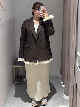 「LOWRYS FARM（ローリーズファーム）のストレッチサテンスカート　 290120（スカート、ホワイト系）」を使った、ninomiii203さん（レディース）の秋コーディネート