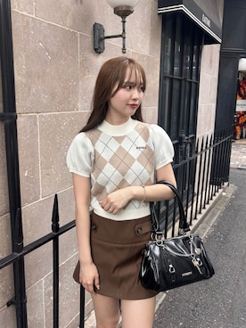 「Chico（チコ）のパフスリーブロゴ刺繍ニット（ニット/セーター、ホワイト系）」を使った、miyu 🤍さん（レディース・156cm）の夏コーディネート