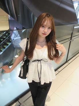「Chico（チコ）のフリンジ配色フリルブラウス（シャツ/ブラウス、ホワイト系）」を使った、miyu 🤍さん（レディース・156cm）の夏コーディネート