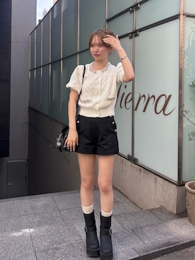 「Chico（チコ）のビジューパフコンパクトニット（ニット/セーター、ホワイト系）」を使った、miyu 🤍さん（レディース・156cm）の夏コーディネート