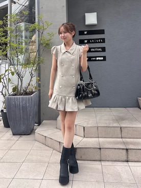 「Chico（チコ）の金ボタンパフミニワンピース（ワンピース、ベージュ系）」を使った、miyu 🤍さん（レディース・156cm）の夏コーディネート