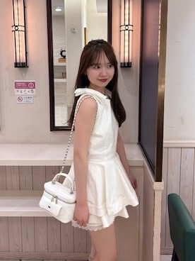 「Chico（チコ）の【セットアップ対応】デニムペプラムブラウス（シャツ/ブラウス、ホワイト系）」を使った、miyu 🤍さん（レディース・156cm）の春コーディネート