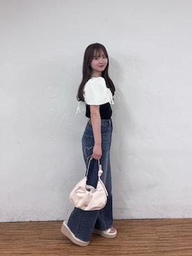 「Chico（チコ）の【SALON by Chico】ダブルリボンオフショルベアニット（ニット/セーター、ブラック系）」を使った、miyu 🤍さん（レディース・156cm）の春コーディネート