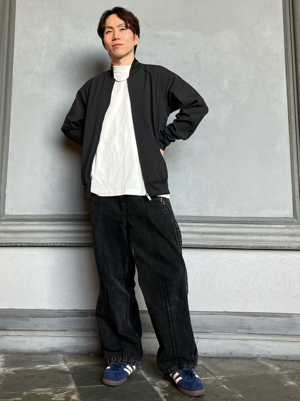 「スニーカー、ジャケット、adidas、ジャージ、アディダス、adidas originals、アディダスオリジナルス、ベルン、トラックトップ」｜「adidasのボンデッド SST トラックトップ / ジャージ / アディダスオリジナルス adidas Originals（ジャージ、ブラック系）」を使った、nyさん（メンズ・168cm）の秋コーディネートの1枚目の写真