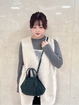 「HIROKO HAYASHI（ヒロコハヤシ）の【数量限定】OSSO（オッソ）2wayショルダーバッグ（ショルダーバッグ、グリーン系）」を使った、mさん（レディース・150cm）の冬コーディネート