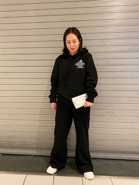 「DIESEL（ディーゼル）のアイテム（その他パンツ）」を使った、友加里さん（レディース・159cm）の秋コーディネート