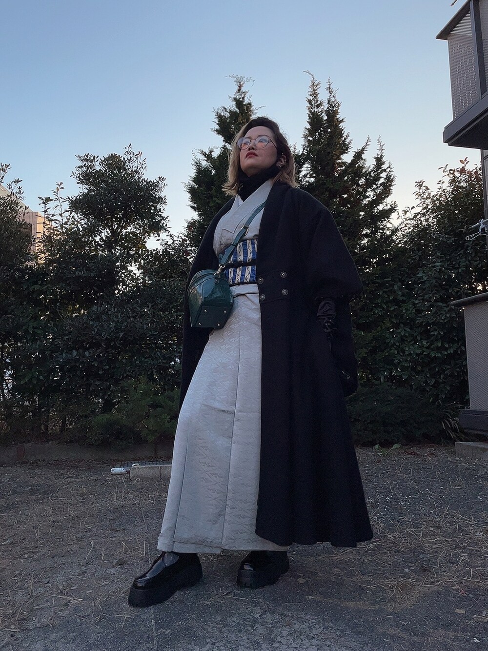 「ゴシック、着物、和洋折衷」｜「不明のアイテム（着物、シルバー系）」を使った、ひまりさん（レディース・161cm）の春コーディネートの1枚目の写真
