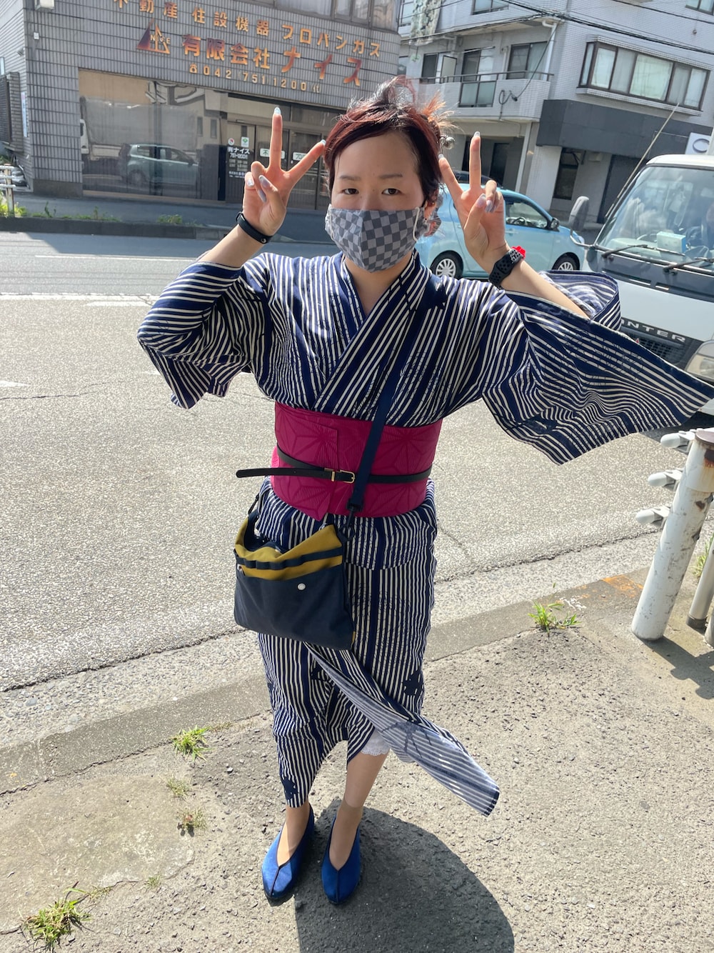 「浴衣」｜「不明のアイテム（浴衣、ブルー系）」を使った、ひまりさん（レディース・161cm）の春コーディネートの1枚目の写真
