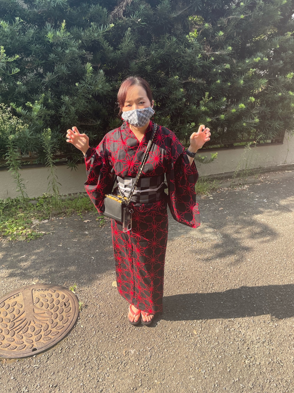 「浴衣」｜「不明のアイテム（浴衣、ブラック系）」を使った、ひまりさん（レディース・161cm）の春コーディネートの1枚目の写真