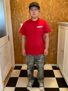 「Carhartt（カーハート）のアイテム（Tシャツ/カットソー、レッド系）」を使った、ラッキーさん（メンズ・165cm）の夏コーディネート