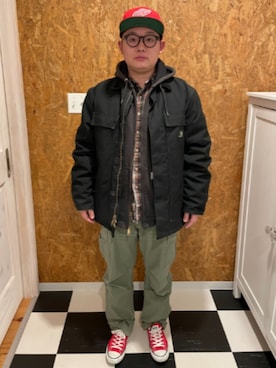 「Carhartt（カーハート）のアイテム（カバーオール、ブラック系）」を使った、ラッキーさん（メンズ・165cm）の春コーディネート