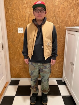 「Carhartt（カーハート）のアイテム（ベスト、ベージュ系）」を使った、ラッキーさん（メンズ・165cm）の春コーディネート