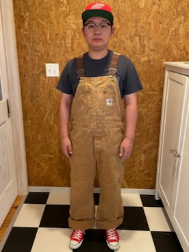 「Carhartt（カーハート）のアイテム（サロペット/オーバーオール、ベージュ系）」を使った、ラッキーさん（メンズ・165cm）の春コーディネート