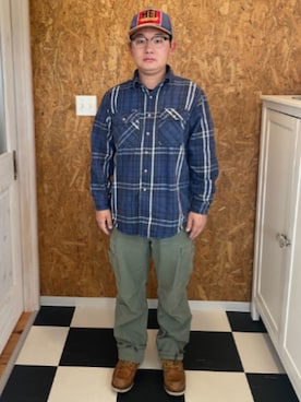 「Carhartt（カーハート）のアイテム（シャツ/ブラウス、ブルー系）」を使った、ラッキーさん（メンズ・165cm）の春コーディネート