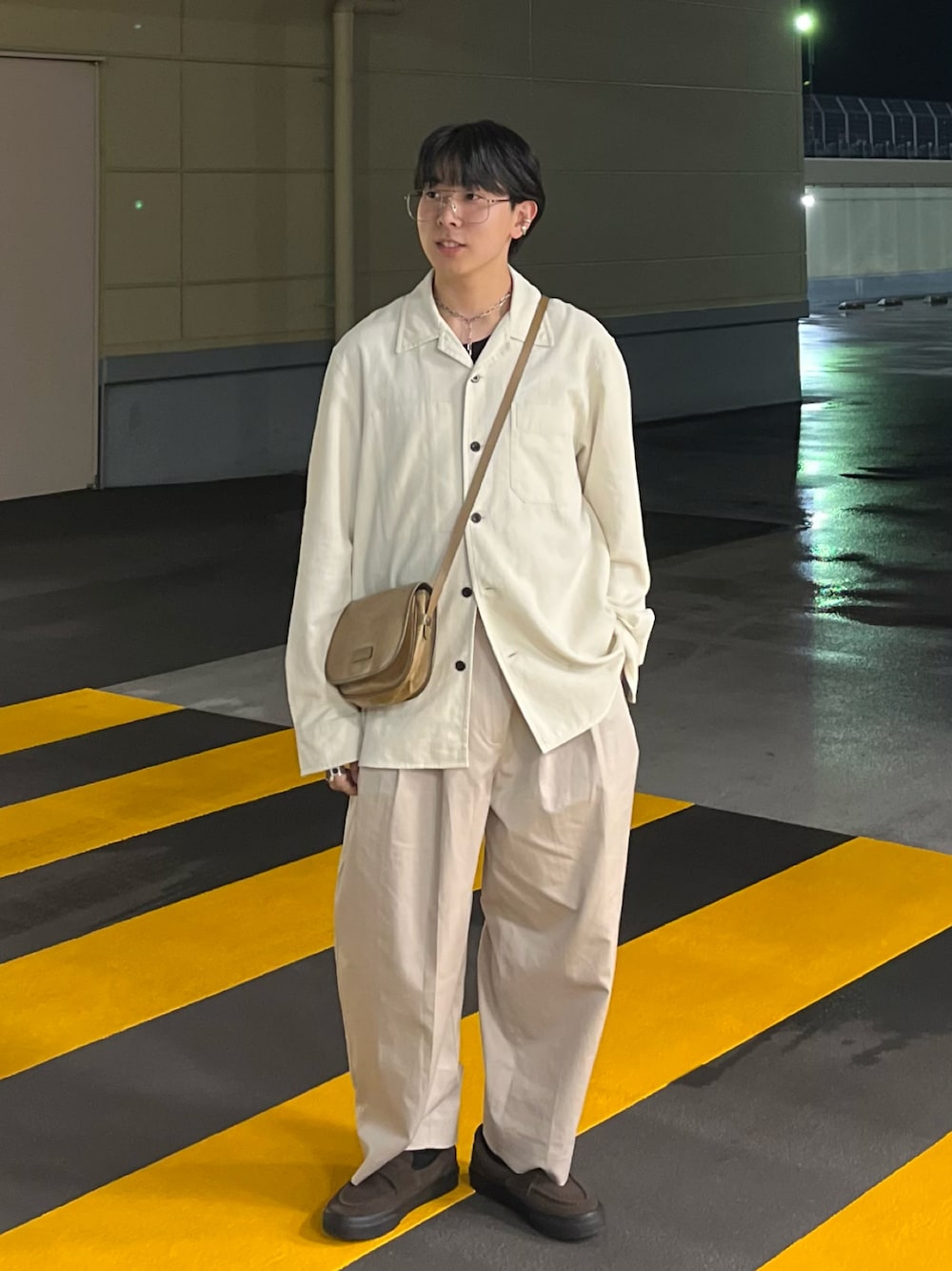 VANSのローファーを使った「いいね、save、フォローお願いします