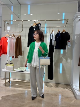 「NOLLEY’S（ノーリーズ）の【一部WEB限定カラー】《手洗い可能》エアリータッチゆったりVネックカーディガン（Cardigans、グリーン系）」を使った、nolhamadaさん（レディース・153cm）の春コーディネート