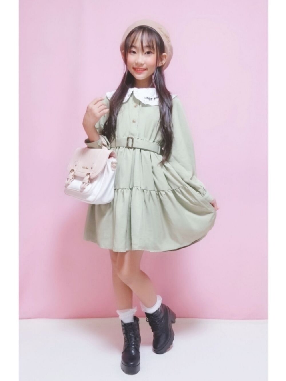 「だから秋服が好き、ALGY、ワンピース、ピスタチオカラー、レトロガール、ベレー帽」｜「algyのビッグ衿ティアードワンピ（ワンピース、パープル系）」を使った、Mikiさん（キッズ・140cm）の秋コーディネートの1枚目の写真