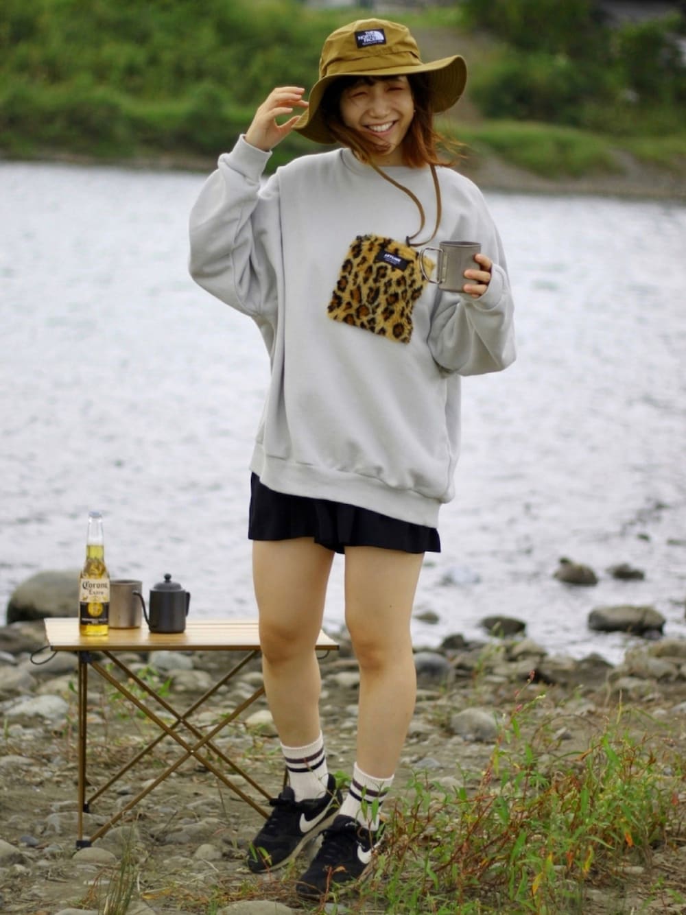 「ファー、スウェット、ビッグシルエット、レオパード、NIKE、アウトドアスタイル、ショートパンツ、休日スタイル、メンズライク、THE NORTH FACE、バケットハット、カジュアルコーデ、秋コーデ、Leyline、だから秋服が好き」｜「THE NORTH FACEの【THE NORTH FACE/ザ・ノース・フェイス】Horizon HAT：ハット（ハット、ベージュ系）」を使った、soe213さん（レディース・154cm）の秋コーディネートの1枚目の写真