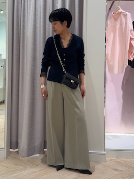 「NOLLEY’S Sophi（ノーリーズソフィ）の《セットアップ対応》ウォッシャブル強撚ツイルワイドパンツ（その他パンツ、グリーン系）」を使った、nol takemoriさん（レディース・154cm）の秋コーディネート