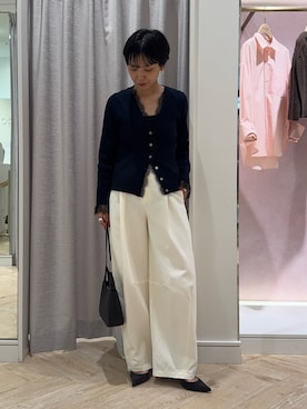 「NOLLEY’S Sophi（ノーリーズソフィ）の《手洗い可能》レース付きリブVネックカーディガン（カーディガン/ボレロ、ブルー系）」を使った、nol takemoriさん（レディース・154cm）の秋コーディネート