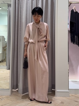 「NOLLEY’S Sophi（ノーリーズソフィ）の《セットアップ対応》ウォッシャブルバイオツイルボウタイブラウス（シャツ/ブラウス、ピンク系）」を使った、nol takemoriさん（レディース・154cm）の夏コーディネート