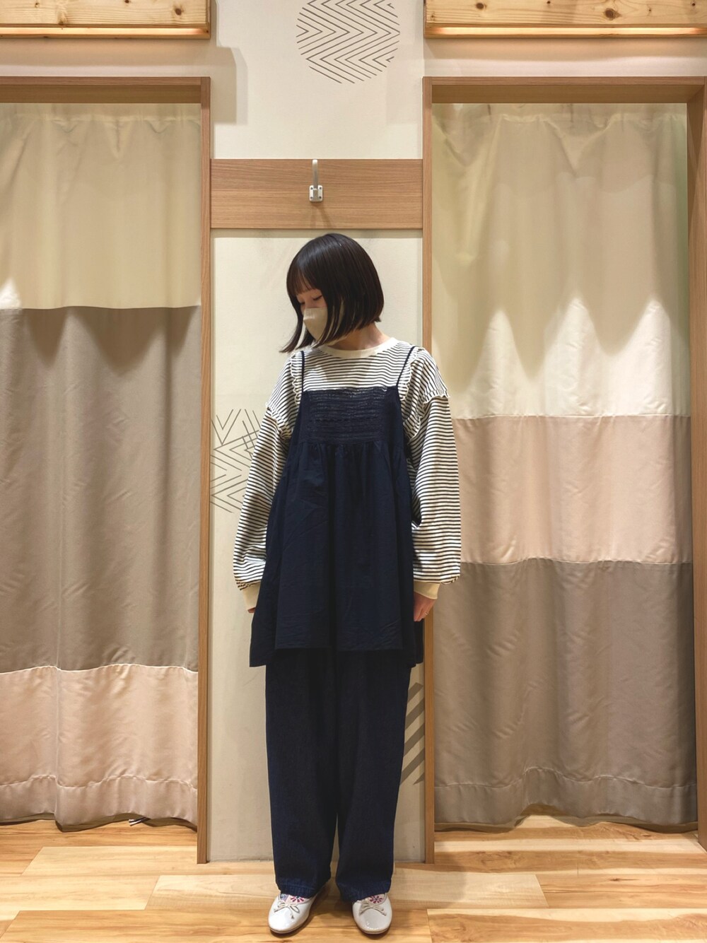 「サマンサ モスモス(Samansa Mos2)、SM2、Samansa Mos2、ラクチンコーデ、デニム、パンツスタイル、低身長、ゆるコーデ、ootd、ボーダー」｜「Samansa Mos2のデニムタックパンツ（デニムパンツ、ブルー系）」を使った、yuさん（レディース・153cm）の春コーディネートの1枚目の写真