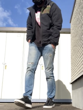 「Guess（ゲス）のアイテム（スウェット）」を使った、りょうすけ　RYMSさん（メンズ・176cm）の冬コーディネート