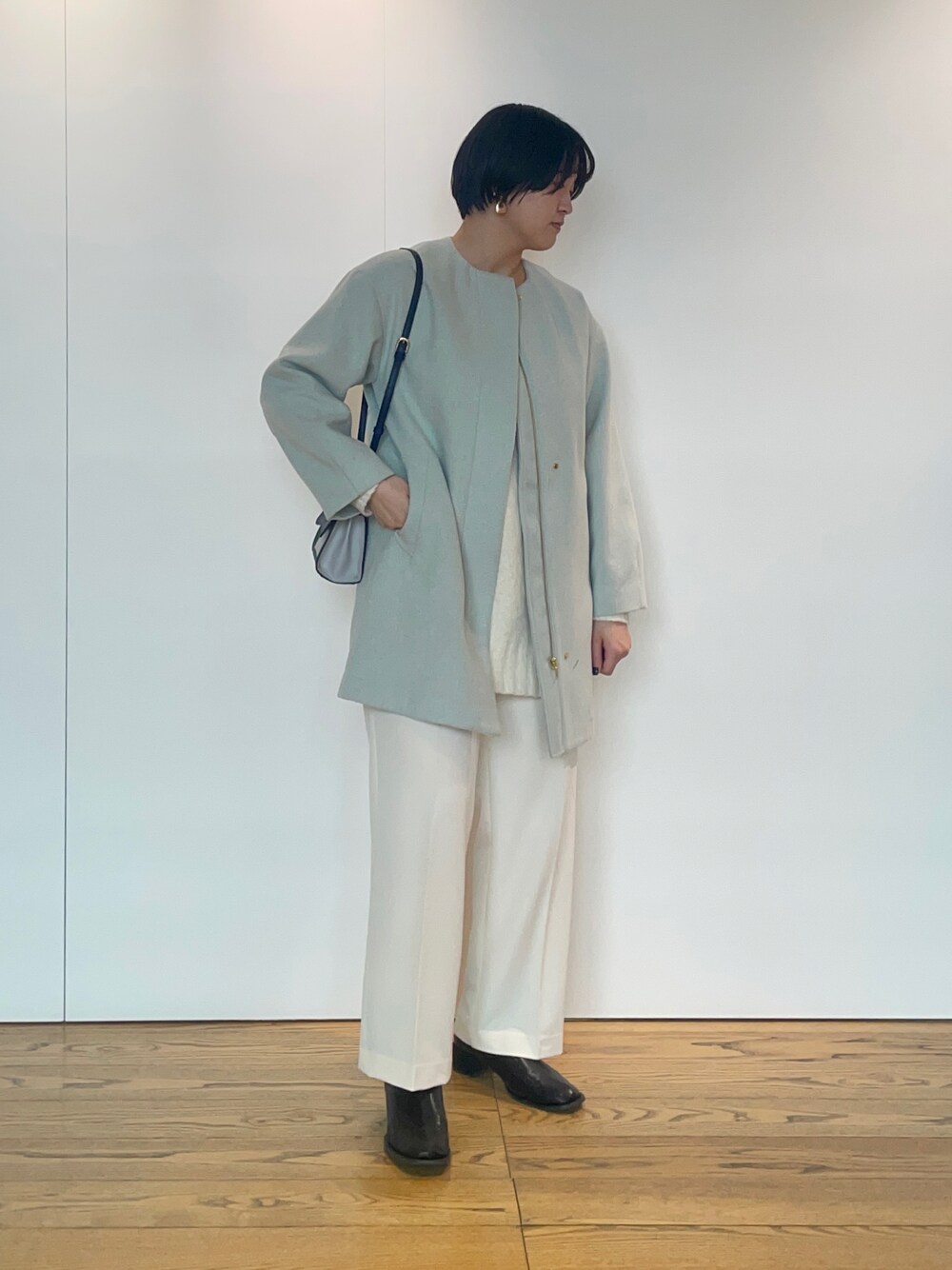 「ノーカラーコート、シンプルコーデ、テチチ(Te chichi)、冬コーデ、ウールコート、骨格ストレート、高身長女子」｜「Te chichiのアイテム（ノーカラーコート、グリーン系）」を使った、Momokoさん（レディース・168cm）の冬コーディネートの1枚目の写真