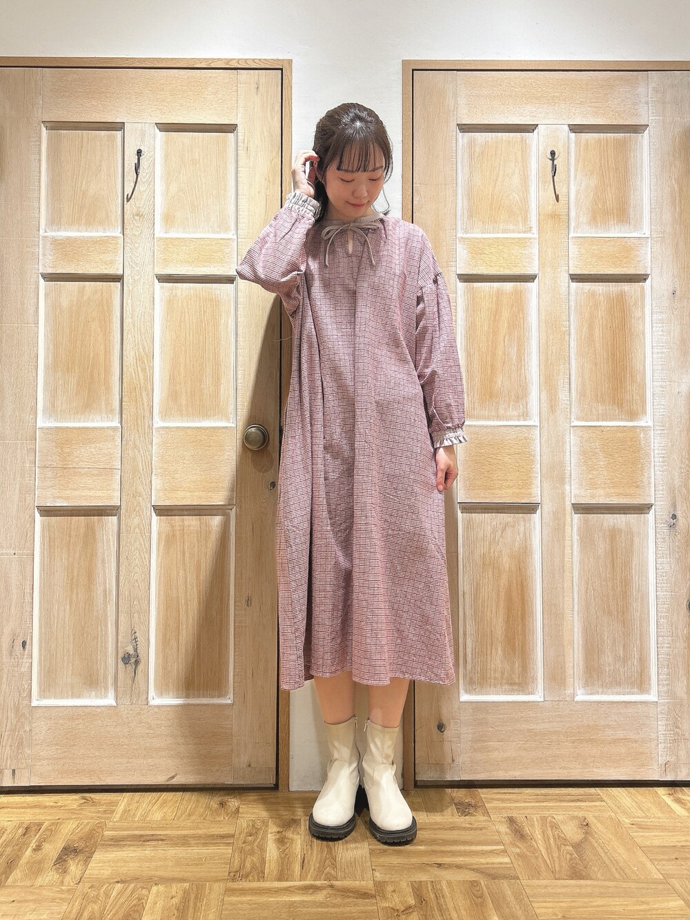 「Samansa Mos2、サマンサ モスモス(Samansa Mos2)、SM2、お出かけコーデ、春カラー、春コーデ、レッド、ワンピース、リボン、休日スタイル、ガーリー、高身長女子」｜「Samansa Mos2の配色パイピング前後2WAYワンピース（ワンピース、レッド系）」を使った、kahoさん（レディース・169cm）の冬コーディネートの1枚目の写真